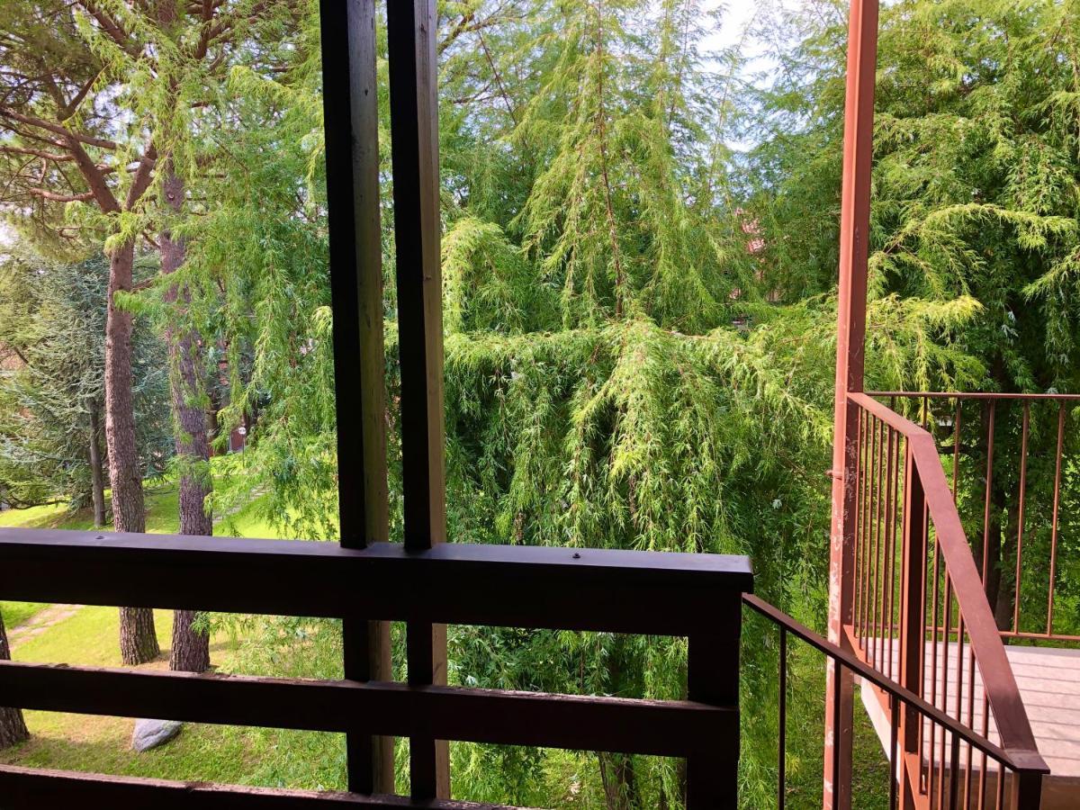 Green Apartment Albavilla Экстерьер фото